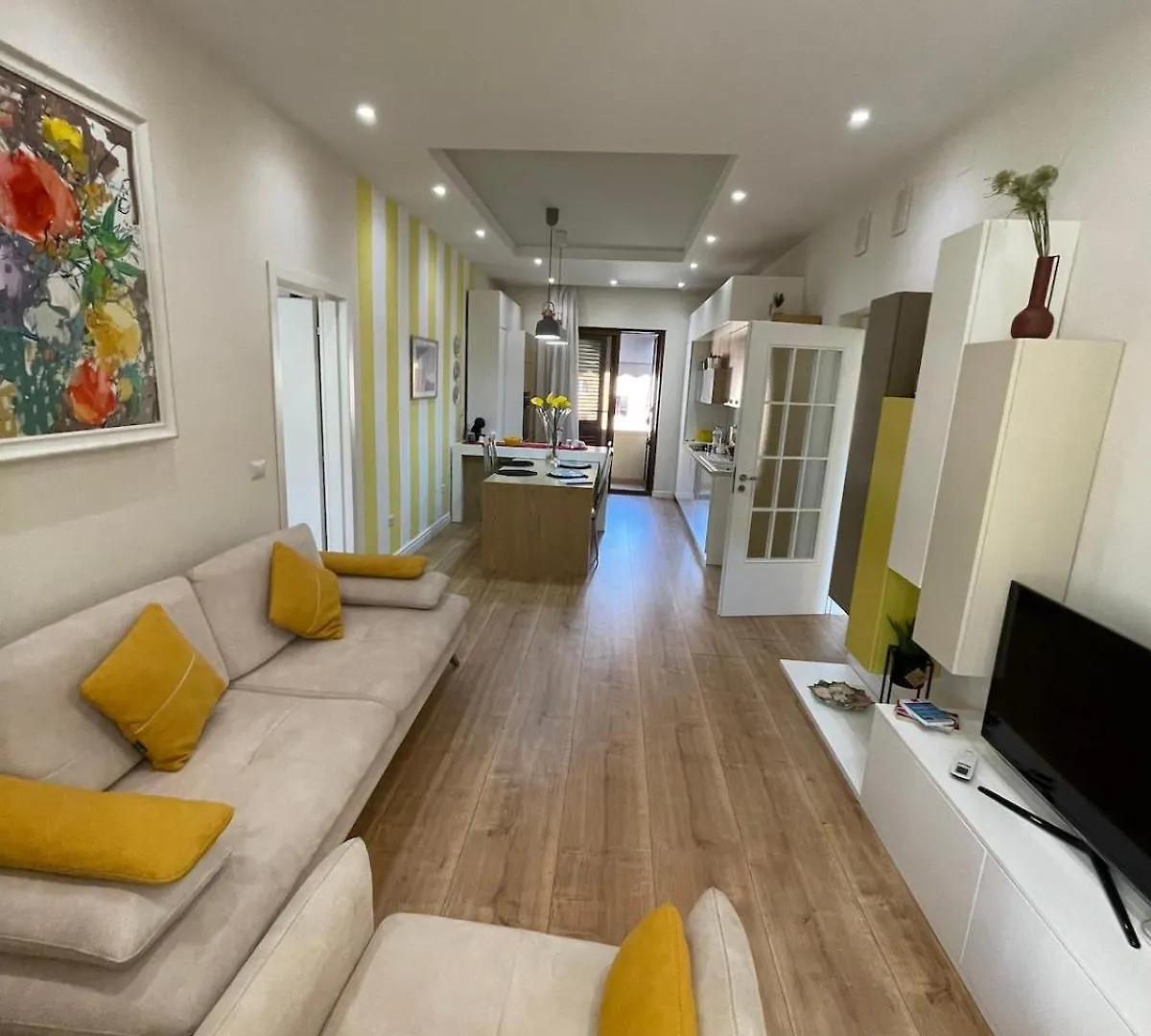 Sun Apartment In The Heart Of Tirana